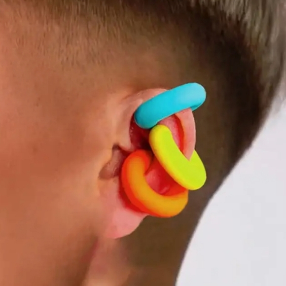 4 ear cuffs - Picture 2 of 2